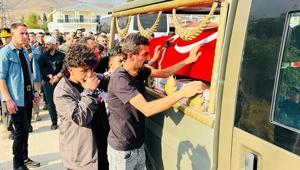 Şehit Ziyar Koparan dualar ve gözyaşlarıyla toprağa verildi