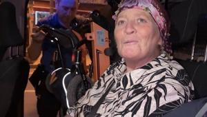 Tramvayı kaçıran anne ve engelli oğluna polisten yardım eli