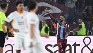 Trabzonspor Galatasarayı 4-0 mağlup etti Mohammed Salah hattrick yaptı Trabzonspor-Galatasaray maçı önemli anları ve maçın özeti...