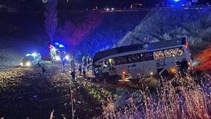 İstanbuldan Ağrıya gidiyordu Amasyada yolcu otobüsü şarampole uçtu: 24 yaralı