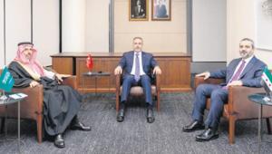 Dışişleri Bakanı Hakan Fidan’dan Türkevi’nde üçlü toplantı