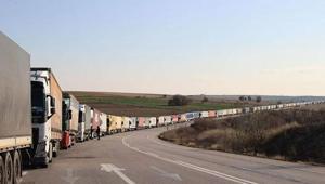 Türkiye sınırında 18 kilometrelik TIR kuyruğu Nedeni belli oldu
