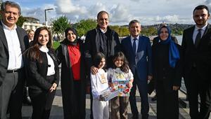 AK Parti Sözcüsü Çelik Çelik sahilde balık pişirdi, vatandaşlarla buluştu