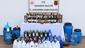 Sakaryada 400 litre etil alkol ile çok miktarda sahte içki ele geçirildi