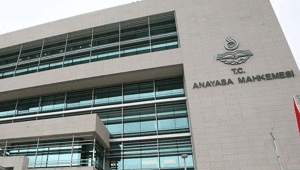Kıdeminin dolmasına 2 gün kala işten çıkarıldı AYMden emsal karar