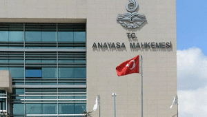 2 yılda 25 ay uzaklaştırma kararı aldı, çocuklarını göremedi Anayasa Mahkemesinden emsal karar