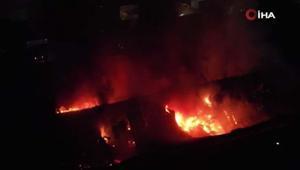 Adana halinde yangın Çok sayıda iş yeri kullanılamaz hale geldi