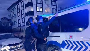 Bursada ehliyet sınavına giren kişi kopya düzeneğiyle yakalandı