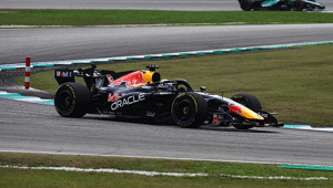 Malezyada düzenlenen Formula 1 Bahreyn Grand Prixsinde pole pozisyonu Max Verstappenin