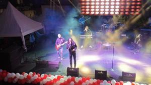 Murat Kekilli sahneye çıktı, Niğde’de müzik ziyafeti yaşandı