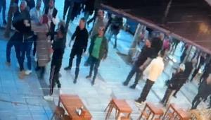 Sakarya’da çay ocağından çıkan 16 yaşındaki kıza sokak ortasında saldırı Şüpheli vatandaşın gazabına uğradı