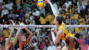 Voleybolda Şampiyonlar Kupasını Eczacıbaşını mağlup eden VakıfBank kazandı