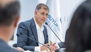 İzmir Belediyesi Ak Partiye mi geçti İzmir Büyükşehir Belediye Başkanı Cemil Tugay kimdir