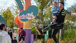 Rami Kütüphanesinde düzenlenen AileFesti 825 bin kişi ziyaret etti