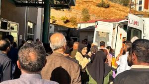 Hakkari’de feci kaza Lastiği patlayan kamyonet otomobille kafa kafaya çarpıştı: 2 yaşındaki Hafsa Nur öldü