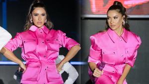 Türkmenistanda Hadise rüzgarı esti Pembe kombiniyle dikkat çekti