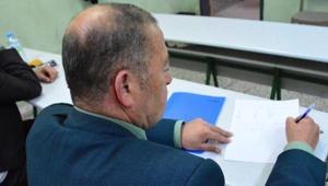 Şakayla başladı, gerçek oldu 57 yaşında üniversiteyi kazandı, oğluyla sınıf arkadaşı oldu