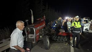 Kütahyada 4 aracın karıştığı zincirleme kaza; 7 yaralı
