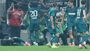 Beşiktaş maçında Kocaelispor oyuncusuna pet bardak atan şüpheliye tutuklama talebi