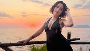 Abonelik kazancı dudak uçuklattı Melek Mosso Instagram pozlarıyla dikkat çekti