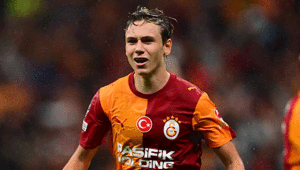 Galatasarayda Batrakov sahne aldı Barcelona karşısında golle tanıştı