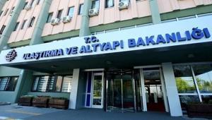 İstanbuldaki olumsuz hava koşulları nedeniyle 46 uçak başka havalimanlarına yönlendirildi