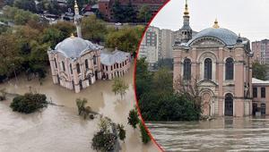 İstanbul’da sağanak felaketi Tarihi cami sular altında