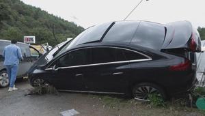 İstanbulda sel felaketi Aracıyla mahsur kalan sürücü: 1 kilometre sürüklendik, canımızı zor kurtardık