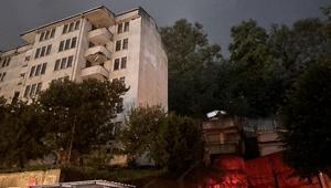 Zonguldakta heyelan dehşeti İstinat duvarı çöken apartman boşaltıldı