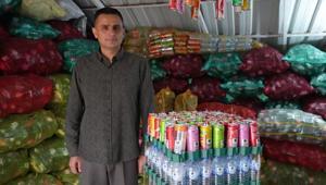 Geri dönüşüm için kolları sıvadı, 100 bin içecek ambalajı biriktirdi Kampanyada birinci oldu