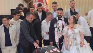Damada arkadaşlarından sıra dışı düğün hediyesi