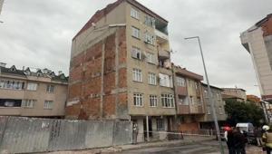 Küçükçekmecede korku dolu anlar: Çatlaklar oluşan ve sesler gelen 7 katlı bina tahliye edildi