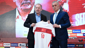 A Milli Takımda Sergen Yalçın imzayı attı Berke Özer gelmek için can atıyor
