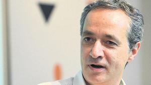 19 yaşındaki oğlunu kaybeden yazar Cem Akaş, elektronik sigarayı suçladı