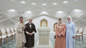 Emine Erdoğan İmam Buhari Türbesini ziyaret etti