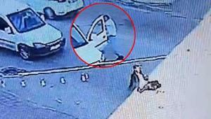Akan trafikte akılalmaz tuzak Direksiyona geçip arabayı çaldı
