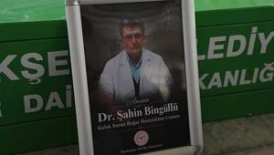 Önce çocuklara can yeleği giydirdi Tekne faciasında can veren doktor memleketinde toprağa verildi
