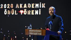 İlim Yayma Vakfı Mütevelli Heyeti Başkanı Bilal Erdoğan, HKÜde Akademik Ödül Törenine katıldı