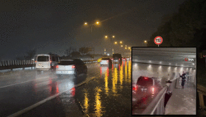 İstanbulda kuvvetli yağış: Yollar göle döndü