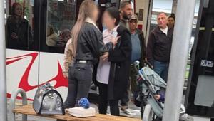 Samsunda tramvay istasyonunda gerginlik Özel çocuğun annesiyle genç kız arasında arbede