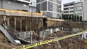Samsun Atakumda korku dolu anlar 5 katlı binanın temelinde toprak kaydı: Apartman boşaltıldı