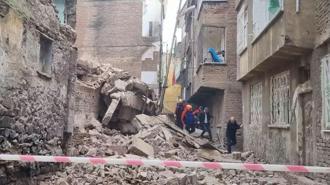 Diyarbakır'da ağır hasarlı bina çöktü! Arama kurtarma çalışması başlatıldı