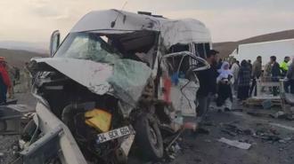 Van’da korkunç kaza! Çok sayıda ölü ve yaralı var