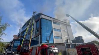 Esenyurt'ta tekstil fabrikası yanıyor