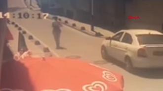 Silivri'de motorsiklet ile skuterin çarpıştığı kaza güvenlik kamerasında
