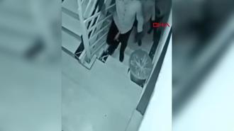 Kar maskeli 4 şüpheli, husumetlilerinin kapısını parçalayıp kaçtı; o anlar kamerada