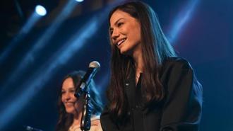 Demet Özdemir'den Eşref Rüya'ya özel
