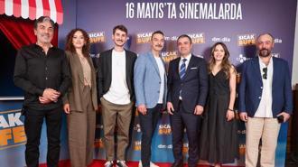 Sıcak Büfe için beklenen gün geldi! 'Kahkaha garantili sıcak bir film'