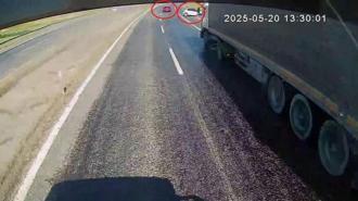 Şerit ihlalinin kazaya neden olduğu anlar kamerada