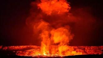 Hawaii'de Kilauea Yanardağı'ndan 300 metreye ulaşan lavlar!